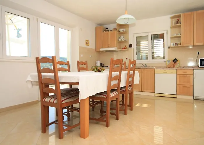 By The Sea Lumbarda, Korcula - 4376 *